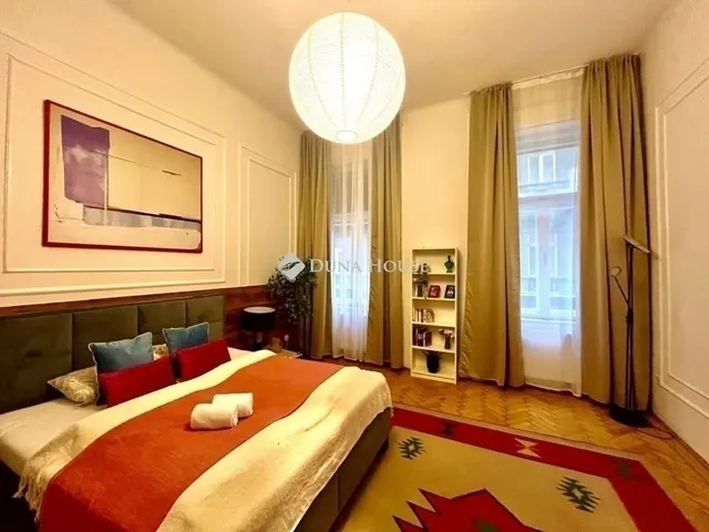 Eladó lakás Budapest VI. kerület 102 nm