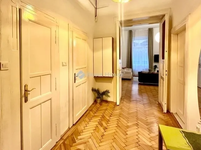 Eladó lakás Budapest VI. kerület 102 nm