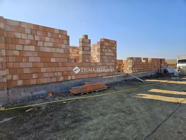 Eladó lakás Mende 78 nm