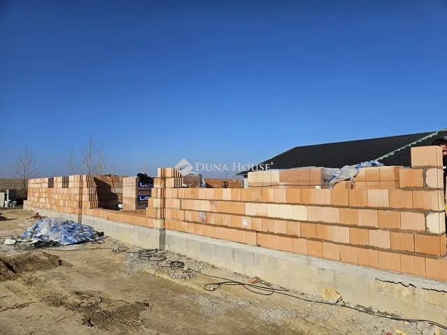 Eladó lakás Mende 78 nm