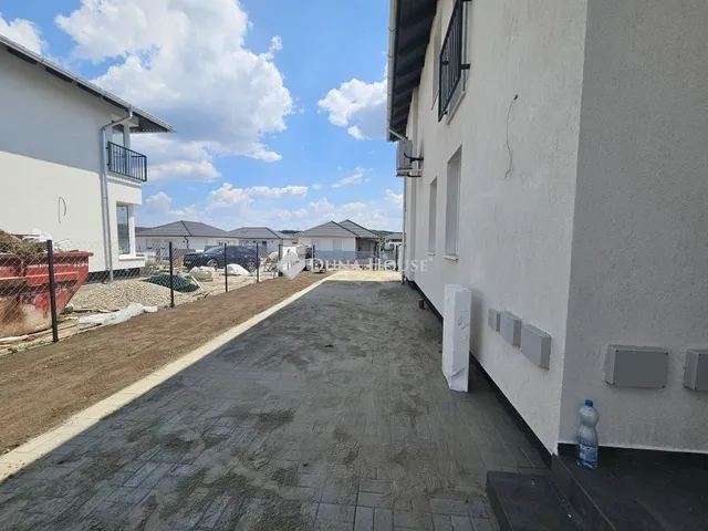 Eladó lakás Mende 78 nm