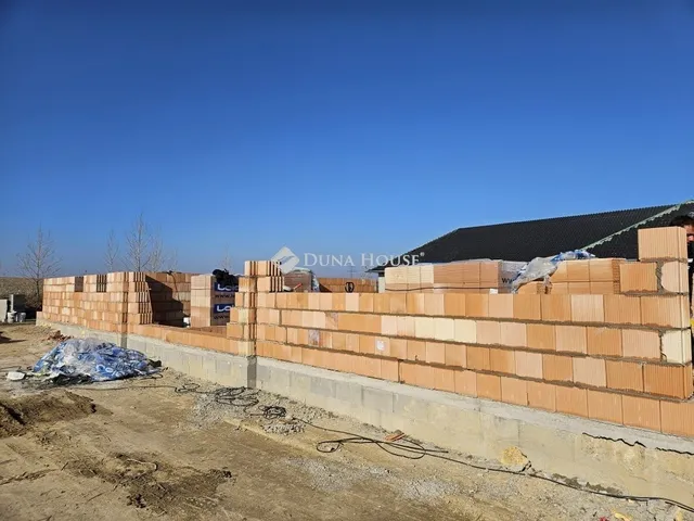 Eladó lakás Mende 78 nm