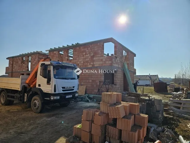 Eladó lakás Mende 78 nm