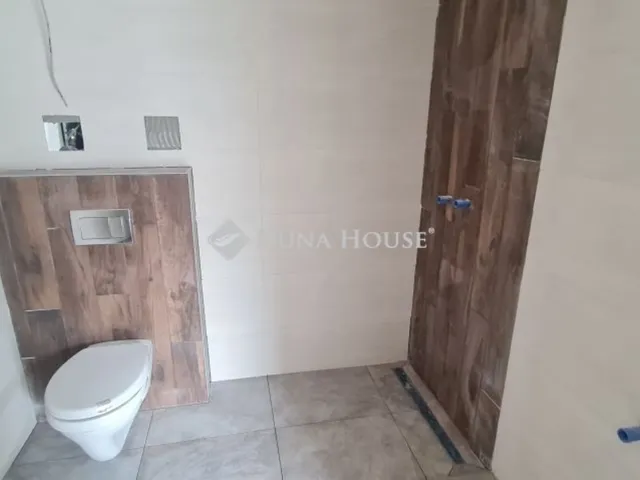 Eladó ház Budapest XV. kerület 517 nm