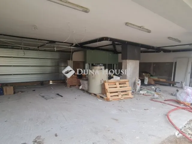 Eladó ház Budapest XV. kerület 517 nm