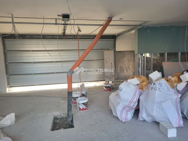 Eladó ház Budapest XV. kerület 517 nm