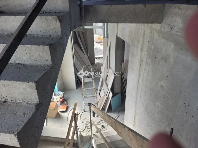 Eladó ház Budapest XV. kerület 517 nm