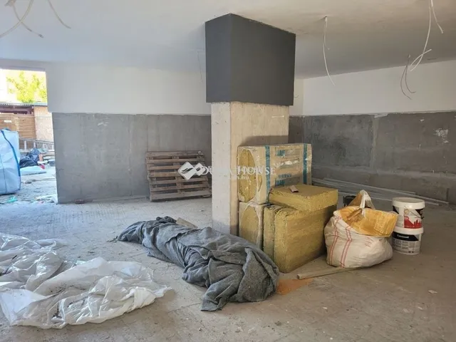 Eladó ház Budapest XV. kerület 517 nm