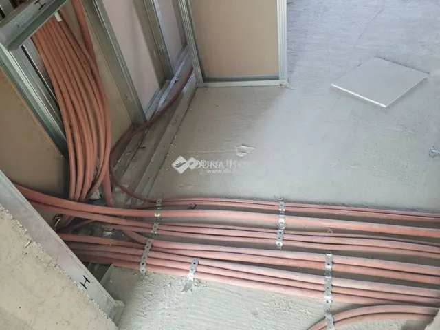 Eladó ház Budapest XV. kerület 517 nm