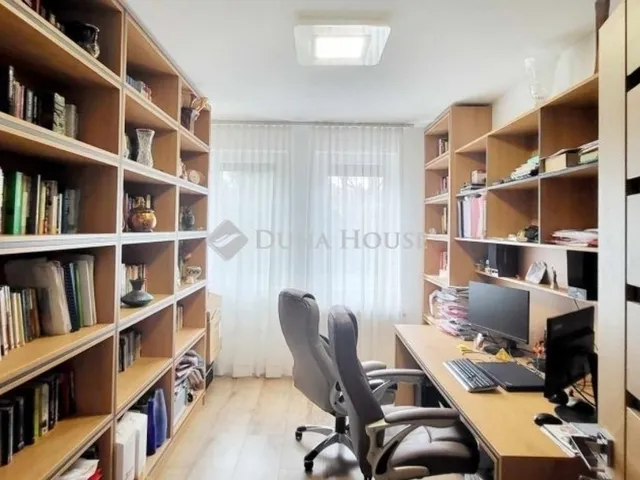 Eladó lakás Budapest XV. kerület 100 nm