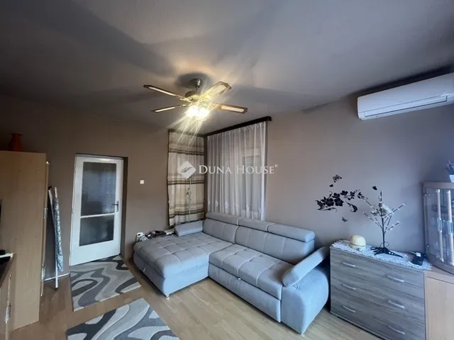 Eladó ház Budapest XV. kerület 157 nm