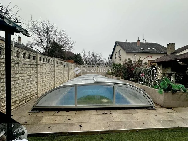Eladó ház Budapest XVI. kerület 262 nm