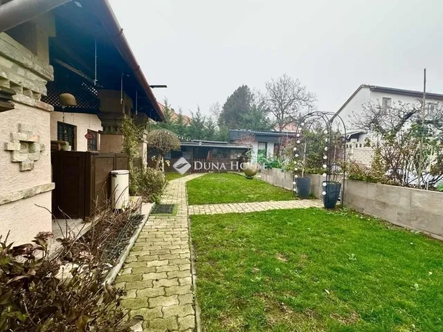 Eladó ház Budapest XVI. kerület 262 nm