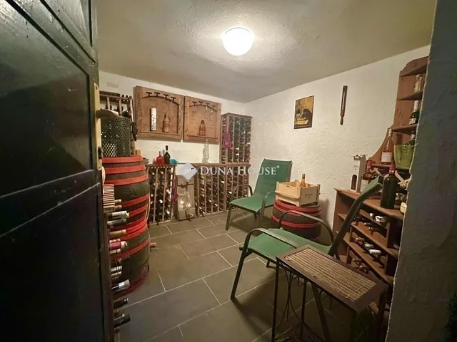 Eladó ház Budapest XVI. kerület 262 nm