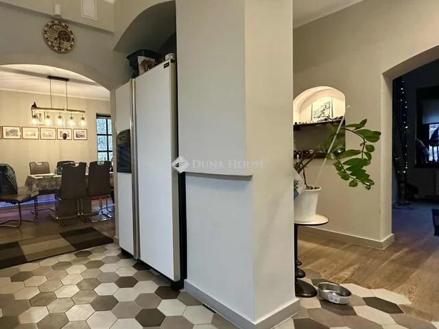 Eladó ház Budapest XVI. kerület 262 nm