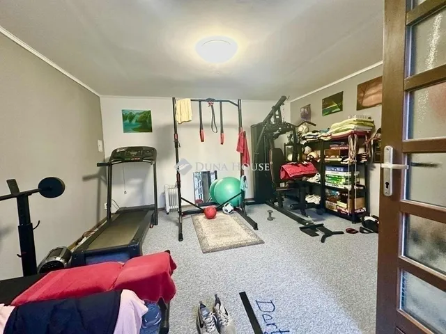 Eladó ház Budapest XVI. kerület 262 nm