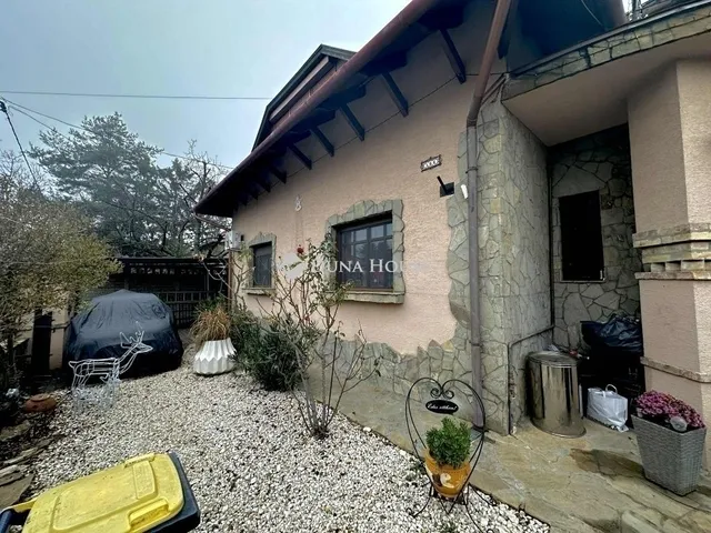 Eladó ház Budapest XVI. kerület 262 nm