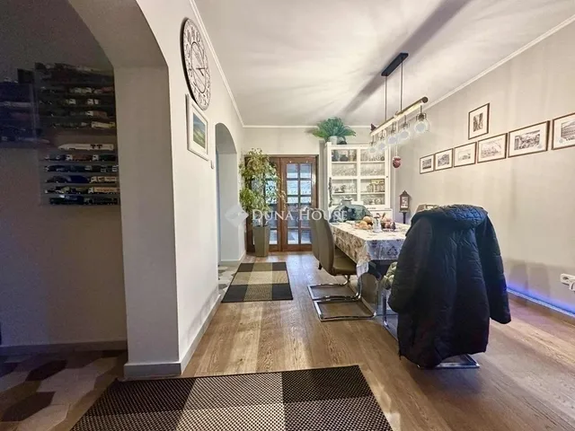 Eladó ház Budapest XVI. kerület 262 nm