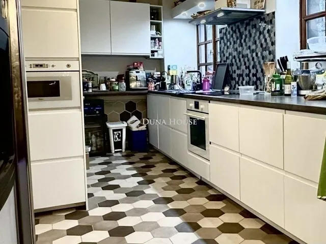 Eladó ház Budapest XVI. kerület 262 nm