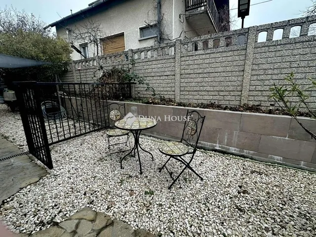 Eladó ház Budapest XVI. kerület 262 nm