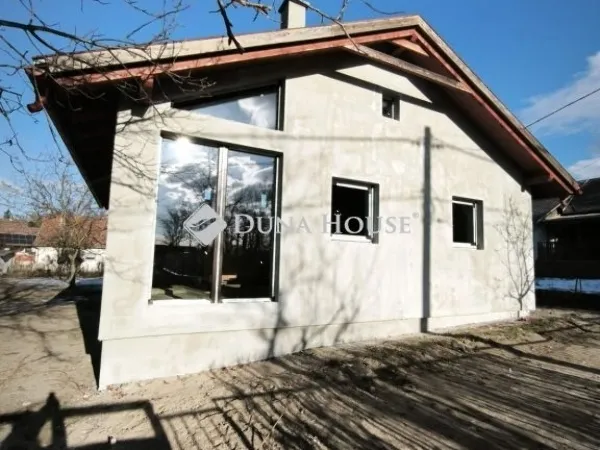 Eladó ház Pócsmegyer 100 nm