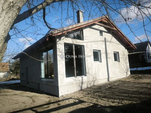 Eladó ház Pócsmegyer 100 nm