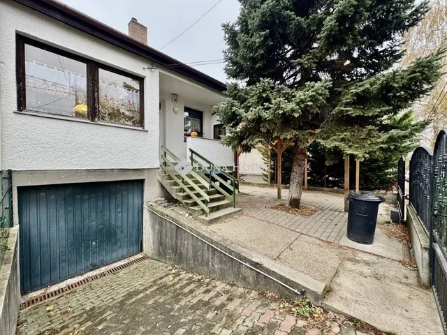 Eladó ház Budapest XVI. kerület 130 nm