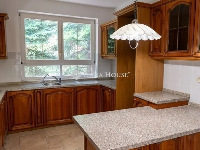 Eladó ház Leányfalu 385 nm