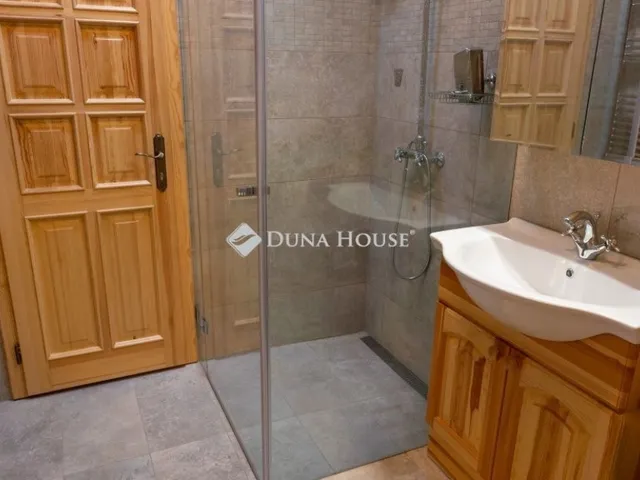 Eladó ház Visegrád 325 nm