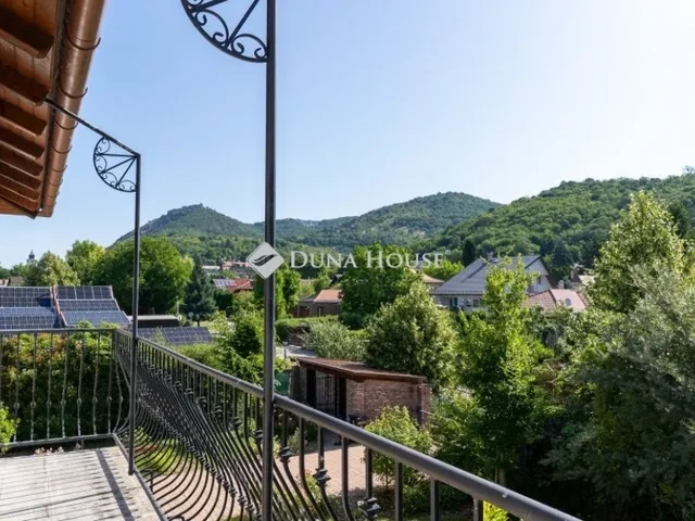 Eladó ház Visegrád 325 nm