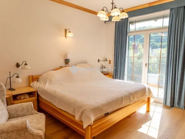 Eladó ház Visegrád 325 nm