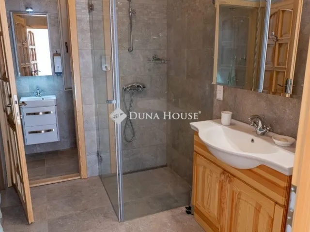 Eladó ház Visegrád 325 nm