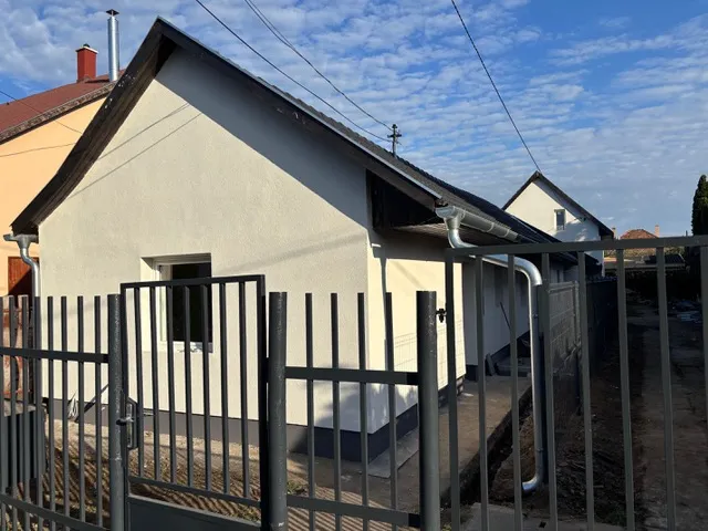 Eladó ház Fót, Kisalag 68 nm