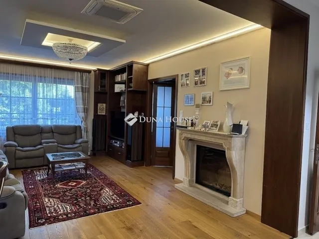 Eladó ház Budapest XV. kerület 260 nm