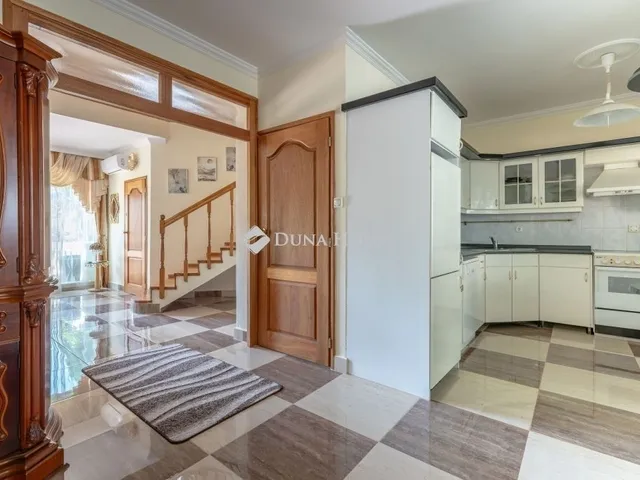 Eladó ház Siófok 330 nm