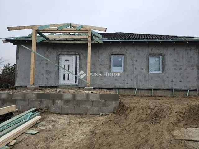 Eladó ház Pócsmegyer 120 nm