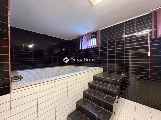 Eladó ház Budapest III. kerület 300 nm