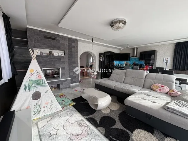 Eladó ház Budapest III. kerület 300 nm