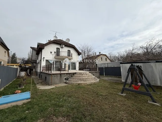 Eladó ház Budapest III. kerület 300 nm