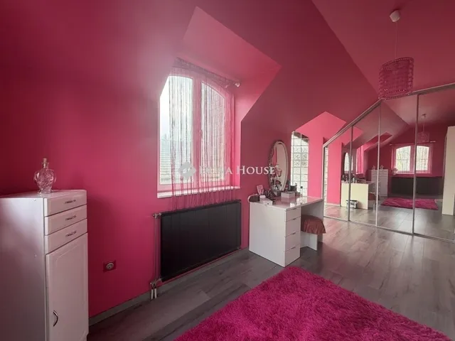 Eladó ház Budapest III. kerület 300 nm