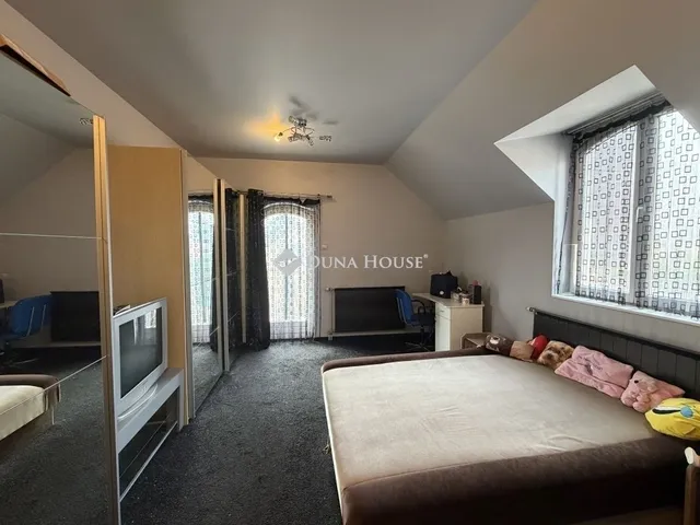 Eladó ház Budapest III. kerület 300 nm