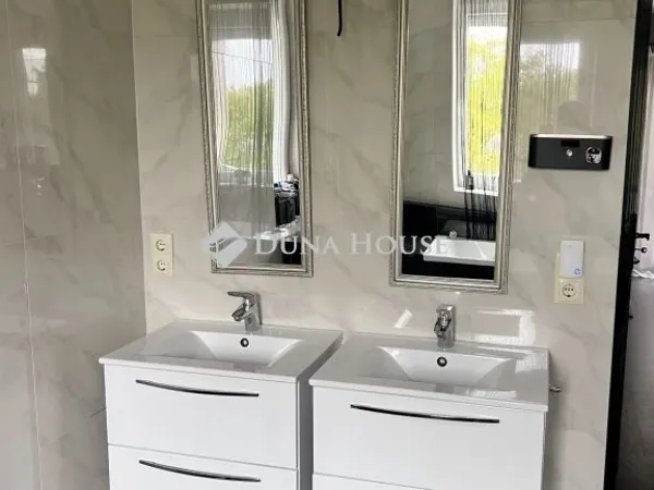 Eladó ház Budapest II. kerület 367 nm