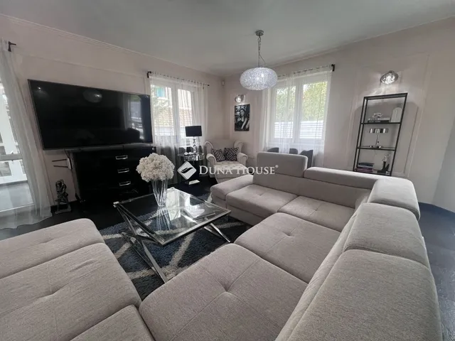 Eladó ház Budapest II. kerület 367 nm