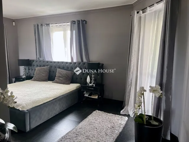 Eladó ház Budapest II. kerület 367 nm
