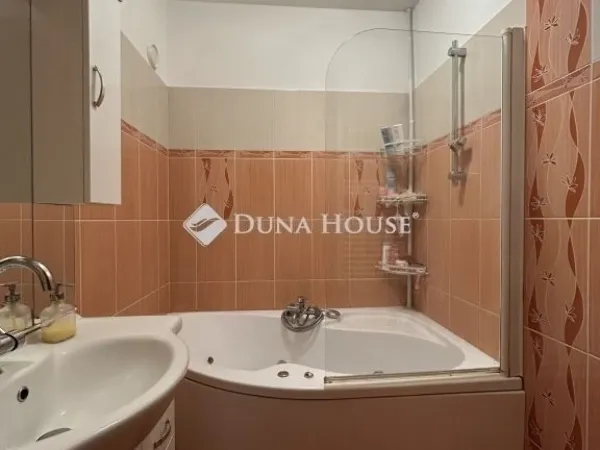 Eladó lakás Budapest III. kerület 74 nm