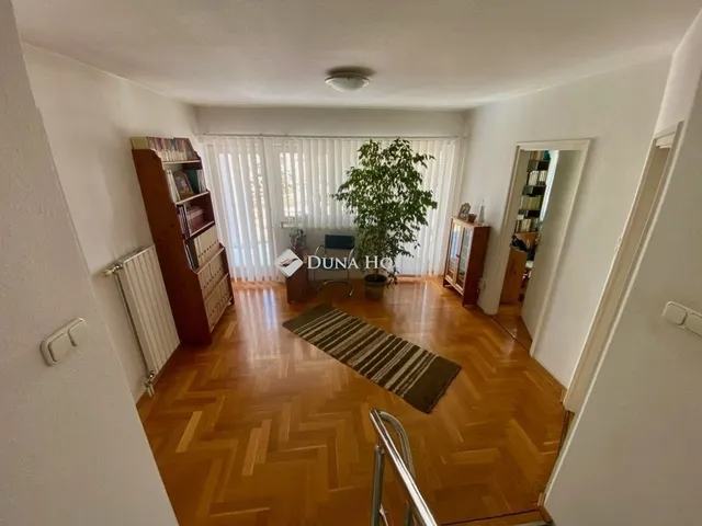 Eladó ház Budapest XVI. kerület 222 nm