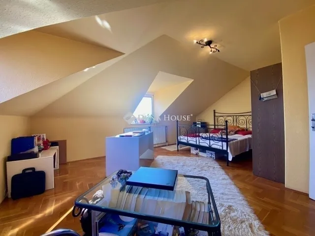 Eladó ház Budapest XVI. kerület 222 nm