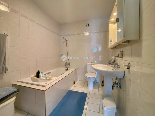 Eladó ház Budapest XVI. kerület 222 nm