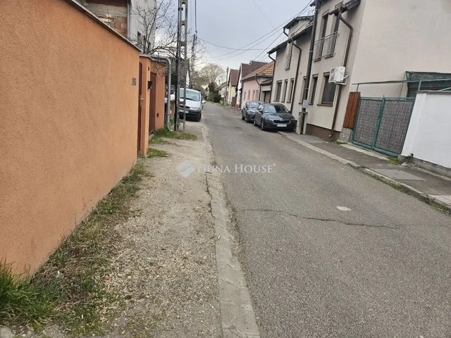 Eladó ház Budapest XV. kerület 30 nm