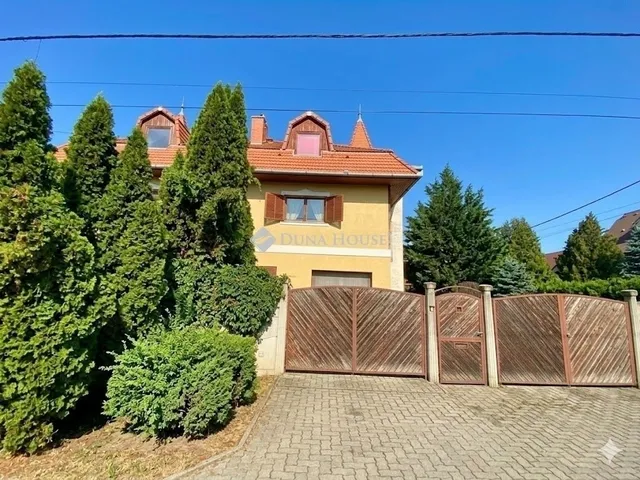 Eladó ház Budapest XVI. kerület 222 nm